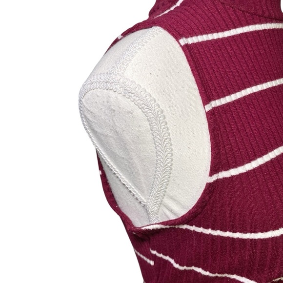 Arizona Jean Company Sleeveless Burgundy and White Striped Ribbed Top - Picture 5 of 12
